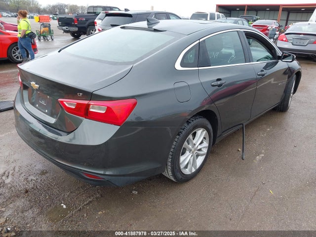 1G1ZD5ST2JF132801 Chevrolet MALIBU LT