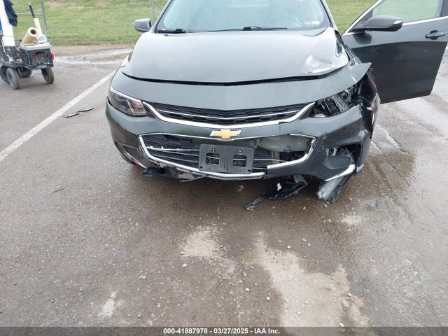 1G1ZD5ST2JF132801 Chevrolet MALIBU LT