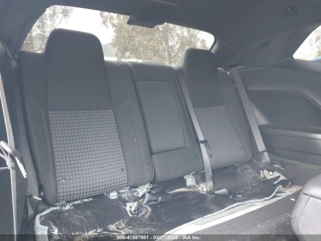 2C3CDZAG6KH751009 Dodge Challenger Sxt