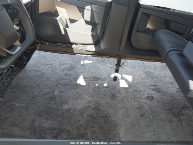 7G2CEHED5RA041810 Tesla Cybertruck