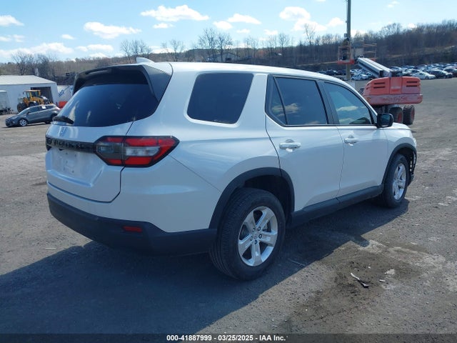 5FNYG2H29PB007041 Honda Pilot 2wd Lx