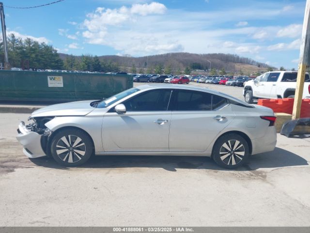 1N4BL4DW1LC195914 Nissan Altima Sv Intelligent Awd