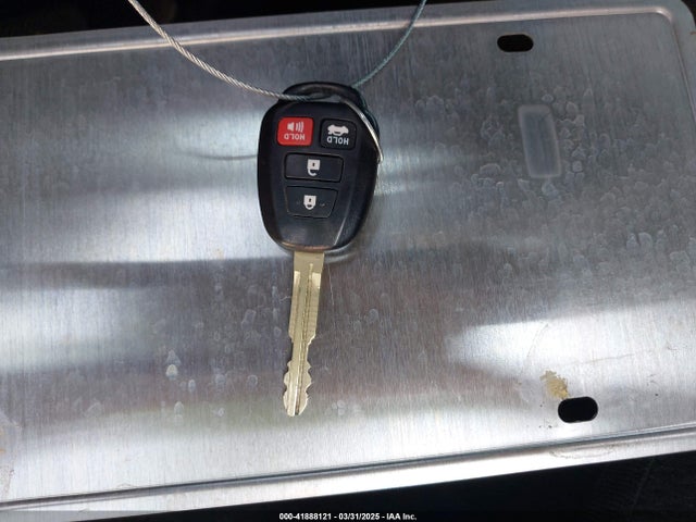 5YFBURHE5KP947948 Toyota COROLLA LE