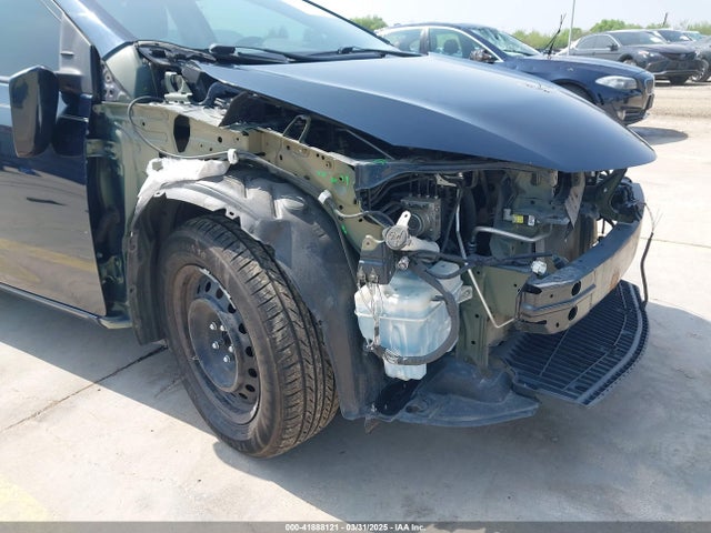 5YFBURHE5KP947948 Toyota COROLLA LE