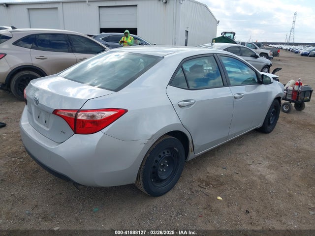 2T1BURHE8JC974141 Toyota COROLLA LE
