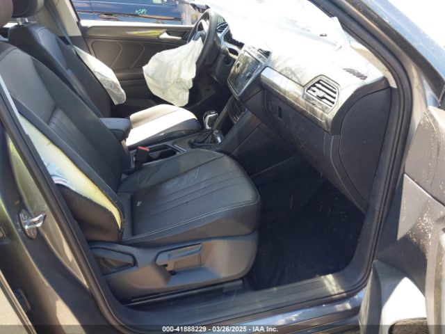 3VVNB7AX6RM161369 Volkswagen Tiguan 2.0t Se/2.0t Wolfsburg Edition
