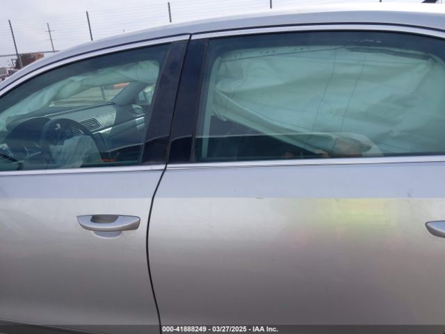 1VWDT7A36HC044585 Volkswagen Passat 1.8t R-line