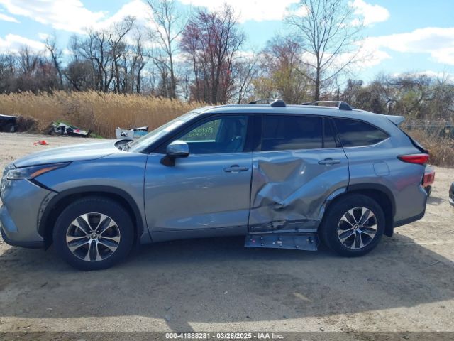 5TDGZRBH9MS120944 Toyota Highlander Xle