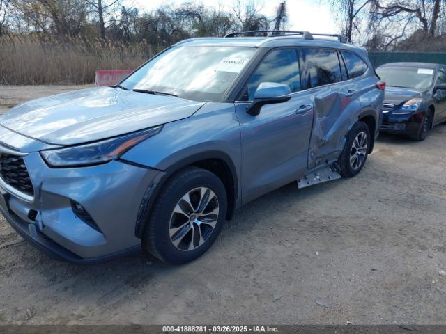 5TDGZRBH9MS120944 Toyota Highlander Xle