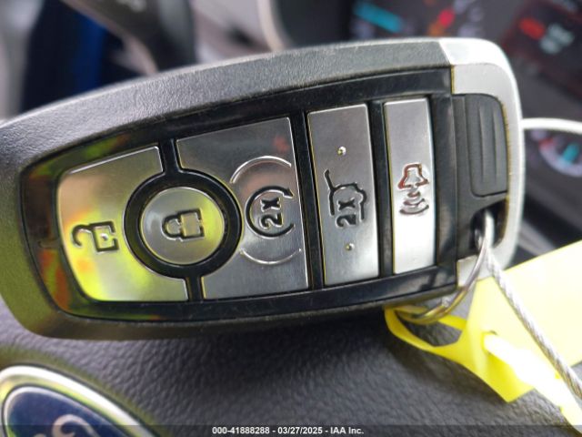 1FMCU9H96NUA76018 Ford ESCAPE SEL