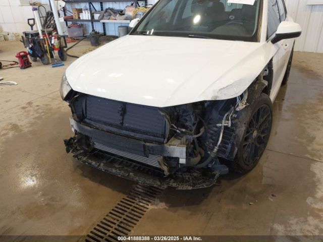 WA1BNAFY4J2198014 Audi Q5 2.0t Premium/2.0t Tech Premium