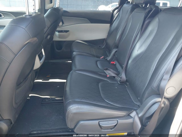 KNDNB4H38P6223514 KIA Carnival Mpv Lx Seat Package