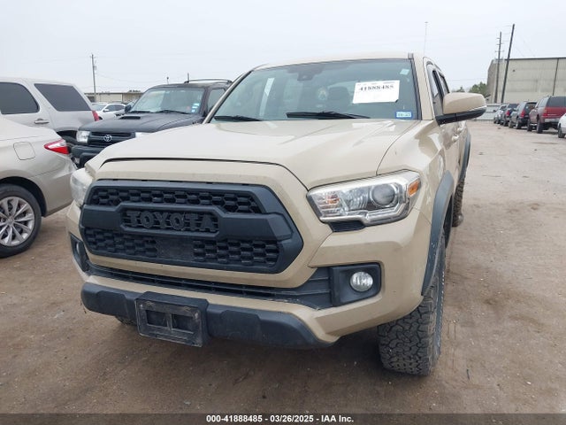 3TMCZ5AN7JM159994 Toyota Tacoma Trd Off Road