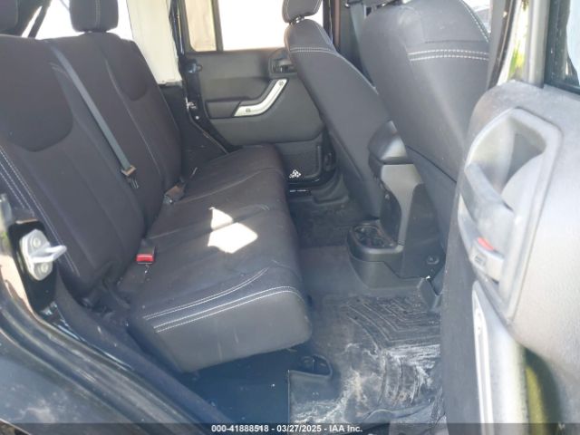 1C4BJWEG1FL728755 Jeep Wrangler Unlimited Sahara