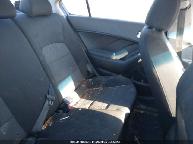 3KPFK4A70JE284763 KIA FORTE LX