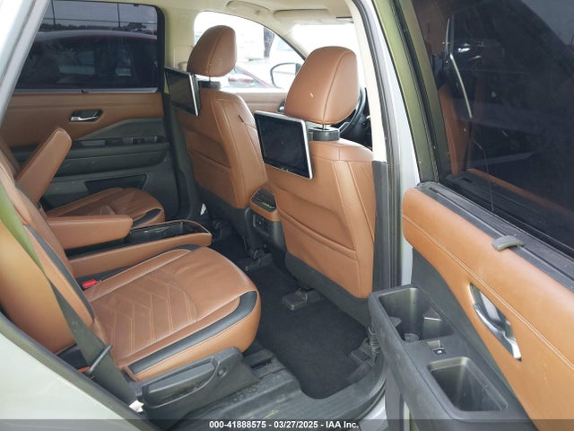 5N1DR3DH7NC216826 Nissan Pathfinder Platinum 2wd