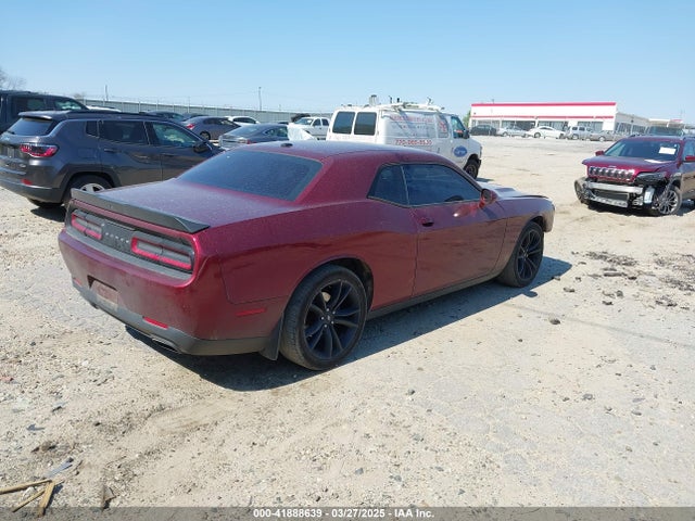 2C3CDZAG1JH142120 Dodge Challenger Sxt