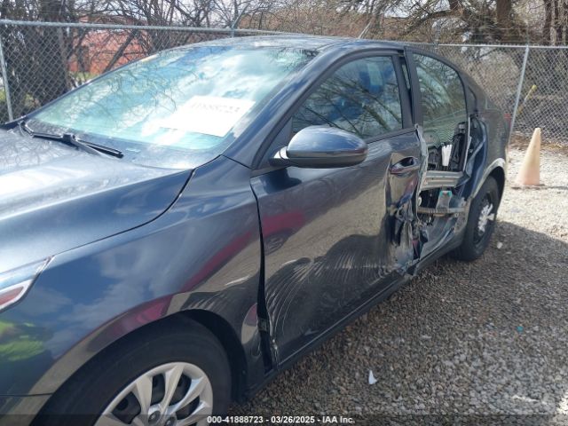 3KPF24AD6ME310406 KIA FORTE FE