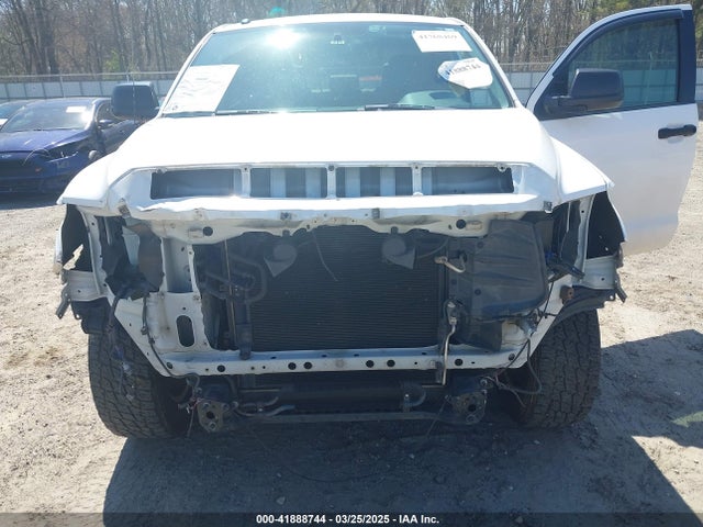 5TFEY5F12EX168183 Toyota Tundra Sr5 5.7l V8