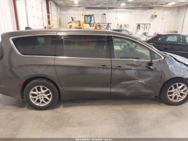 2C4RC1DGXHR502480 Chrysler Pacifica Touring