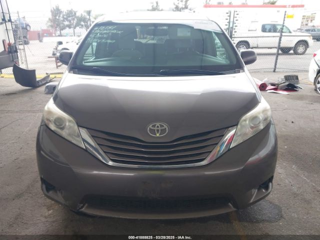 5TDKK3DC8FS585957 Toyota Sienna Le 8 Passenger