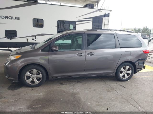 5TDKK3DC8FS585957 Toyota Sienna Le 8 Passenger