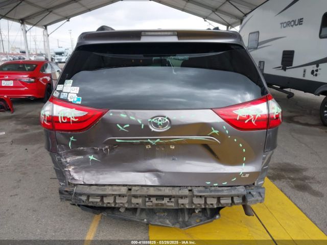5TDKK3DC8FS585957 Toyota Sienna Le 8 Passenger