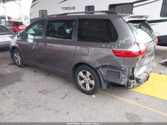 5TDKK3DC8FS585957 Toyota Sienna Le 8 Passenger