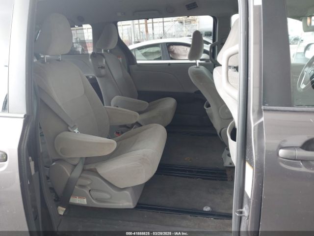 5TDKK3DC8FS585957 Toyota Sienna Le 8 Passenger