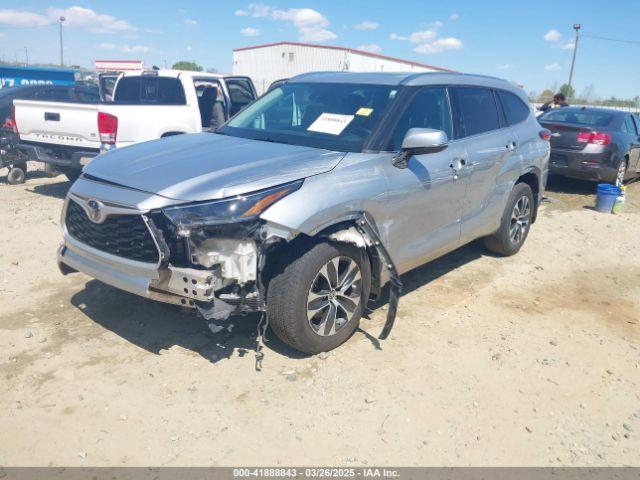5TDGZRBH1MS526460 Toyota Highlander Xle