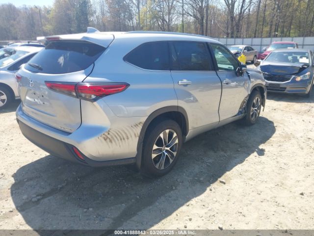 5TDGZRBH1MS526460 Toyota Highlander Xle