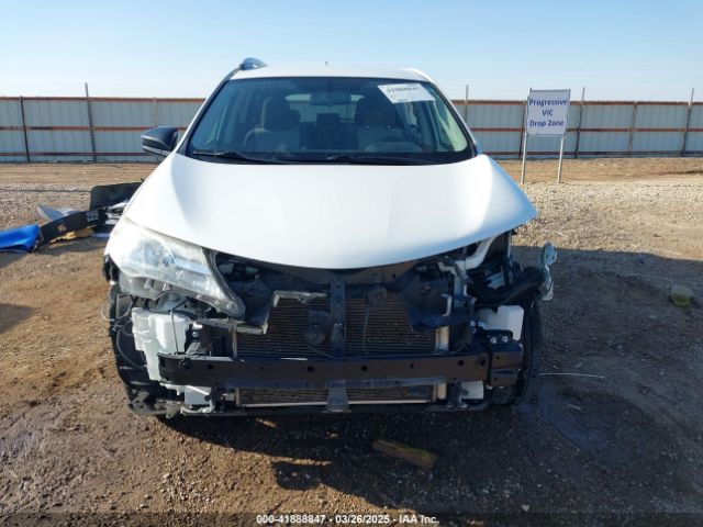 JTMZFREV7FD055240 Toyota RAV4 LE