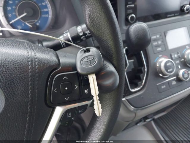 5TDKZ3DC8JS948150 Toyota Sienna Le 8 Passenger