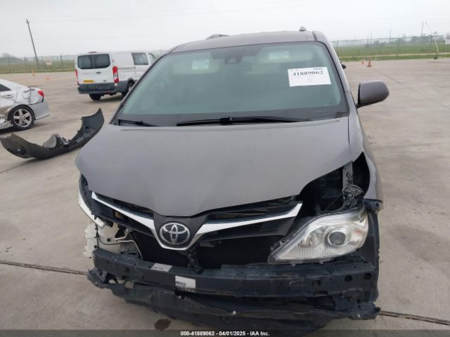 5TDKZ3DC8JS948150 Toyota Sienna Le 8 Passenger