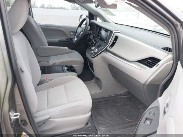 5TDKZ3DC8JS948150 Toyota Sienna Le 8 Passenger