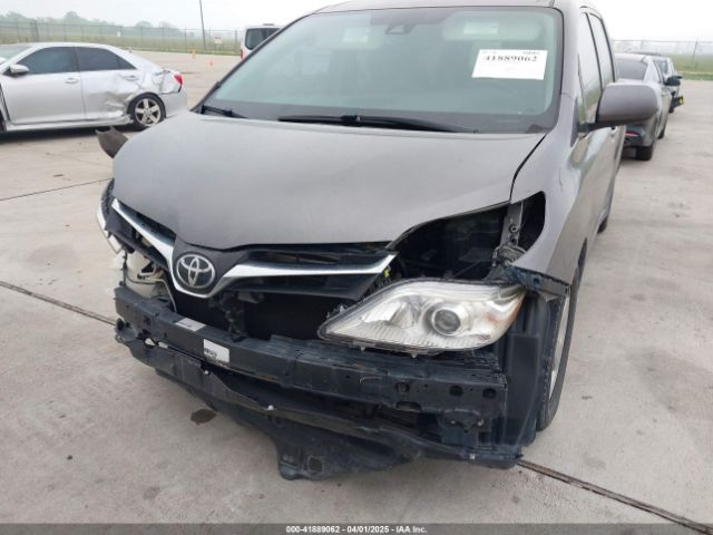 5TDKZ3DC8JS948150 Toyota Sienna Le 8 Passenger