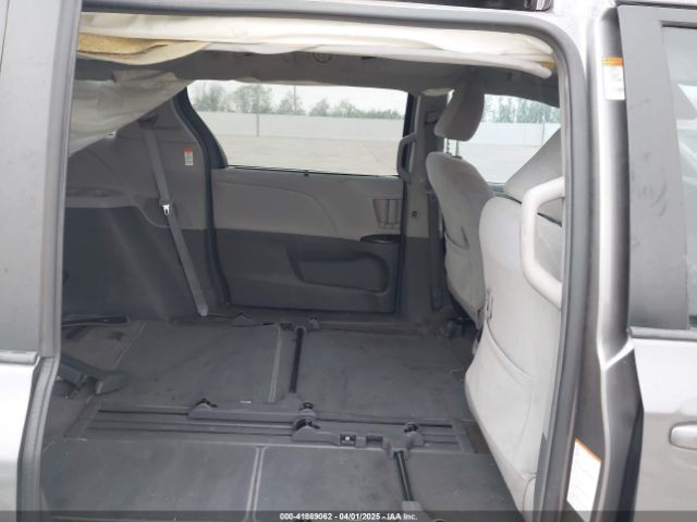 5TDKZ3DC8JS948150 Toyota Sienna Le 8 Passenger
