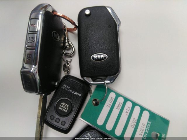 KNDJ23AU8L7003306 KIA Soul X-line