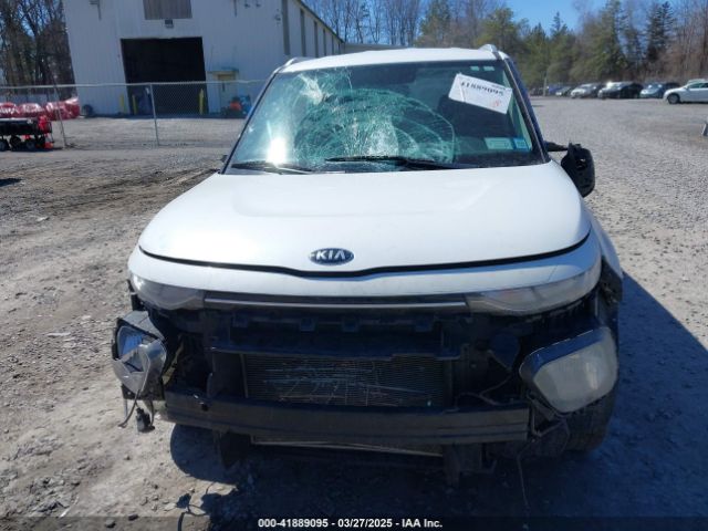 KNDJ23AU8L7003306 KIA Soul X-line