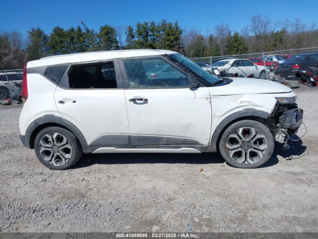 KNDJ23AU8L7003306 KIA Soul X-line