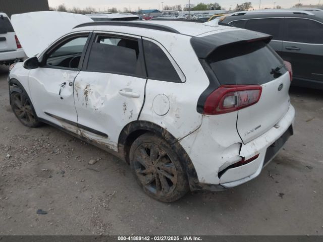 KNDCC3LC8H5069402 KIA NIRO EX