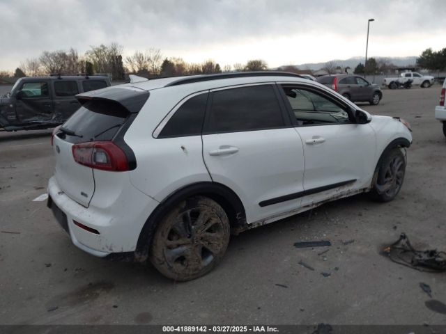 KNDCC3LC8H5069402 KIA NIRO EX