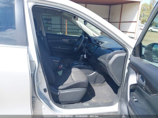 Nissan ROGUE S 2019 5N1AT2MT7KC766168 Image 5
