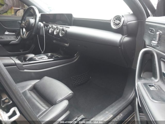 2019 MERCEDES-BENZ A 220 WDD3G4EB3KW027435 Photo 4