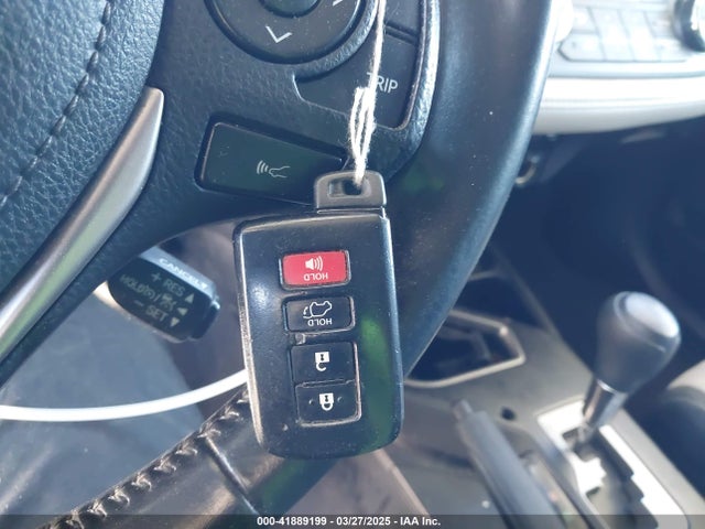 JTMWFREV5JJ741922 Toyota Rav4 Xle