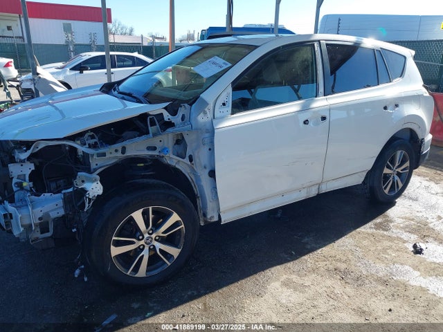 JTMWFREV5JJ741922 Toyota Rav4 Xle