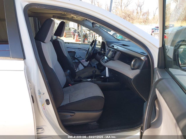 JTMWFREV5JJ741922 Toyota Rav4 Xle