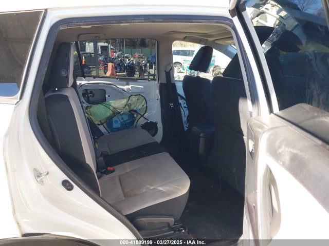 JTMWFREV5JJ741922 Toyota Rav4 Xle