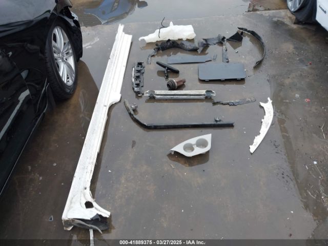 5TDKRKEC9MS056647 Toyota SIENNA LE