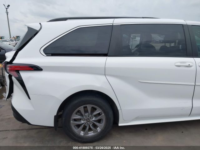 5TDKRKEC9MS056647 Toyota SIENNA LE